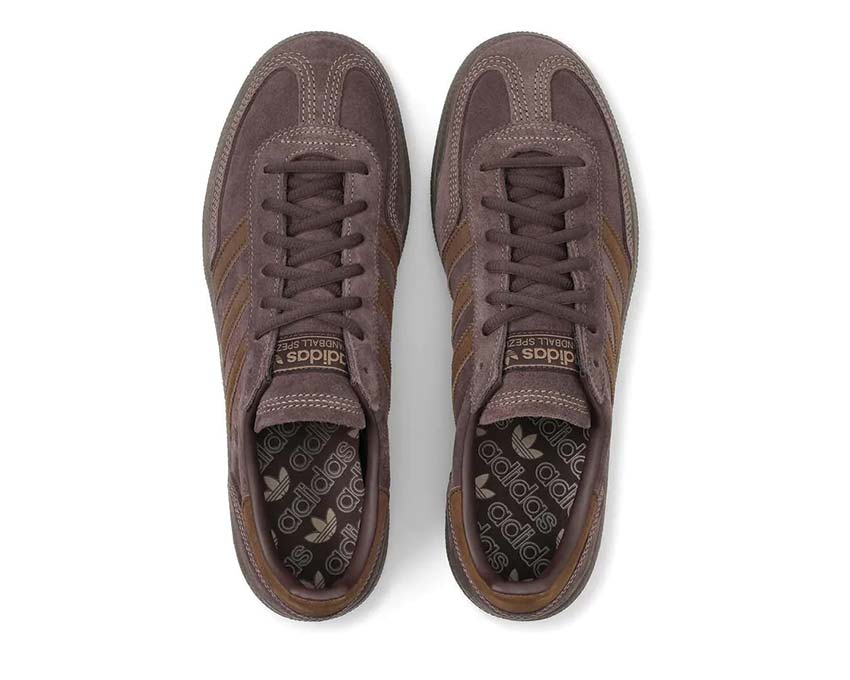 Buty sportowe do piłki ręcznej w kolorze ciemno brązowym