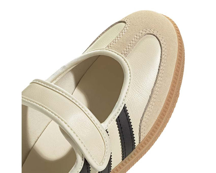 Sneakersy skórzane w kolorze kremowym z gumową podeszwą