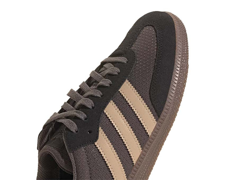 Klasyczne trampki skórzane w kolorze khaki