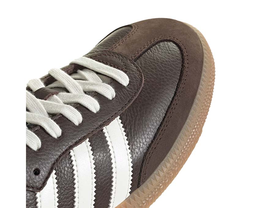 Ciemnobrązowe skórzane trampki z gumową podeszwą