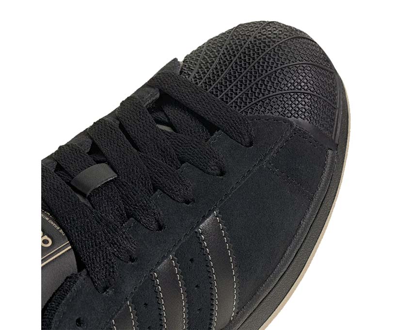 Klasyczne sportowe buty skórzane w czarnym kolorze