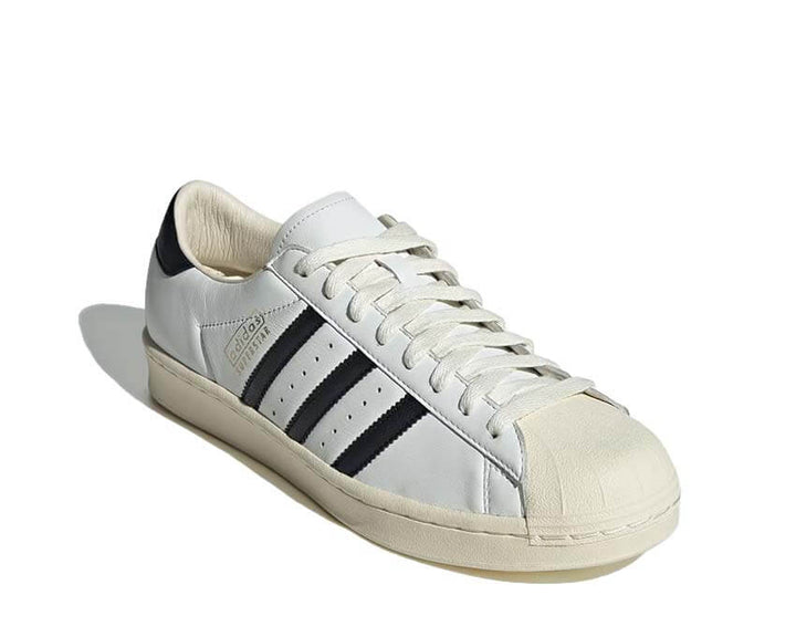 Klasyczne buty sportowe w stylu retro
