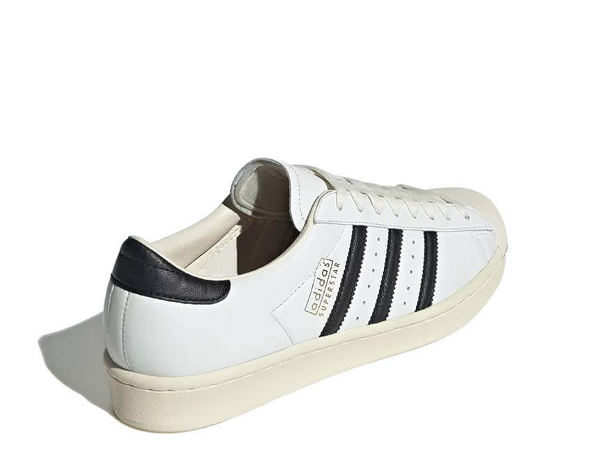 Klasyczne buty sportowe w stylu retro