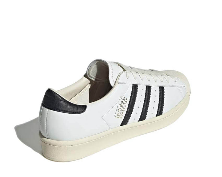 Klasyczne buty sportowe w stylu retro