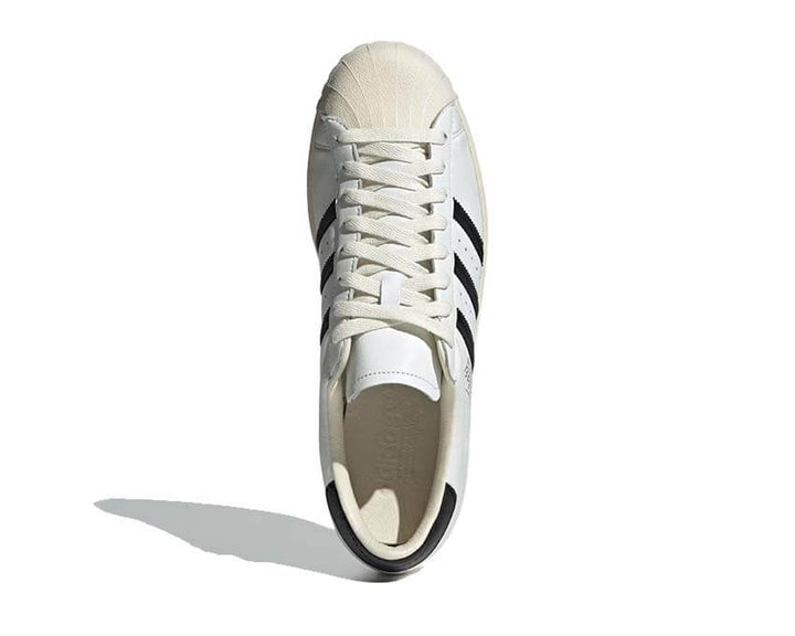 Klasyczne buty sportowe w stylu retro