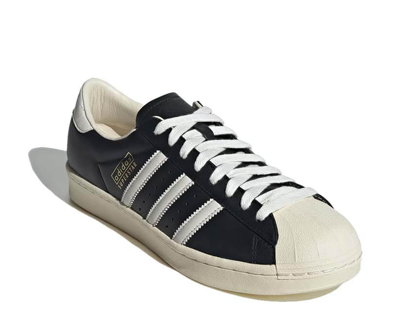 Klasyczne buty sportowe w stylu retro