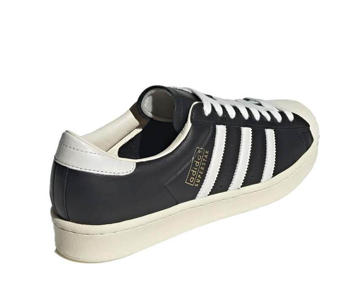 Klasyczne buty sportowe w stylu retro