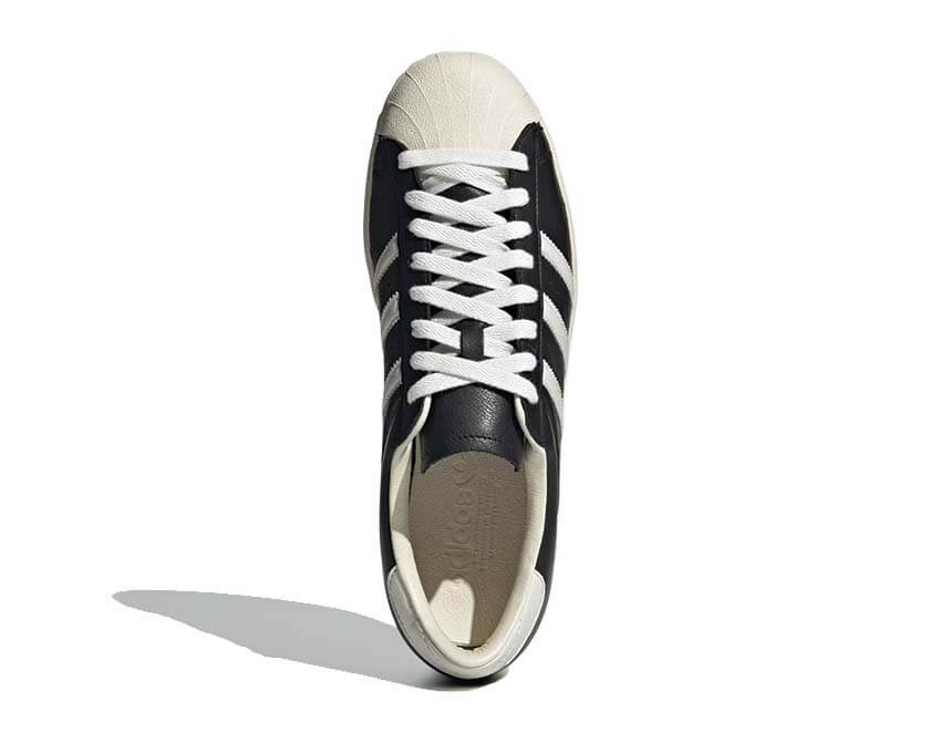 Klasyczne buty sportowe w stylu retro