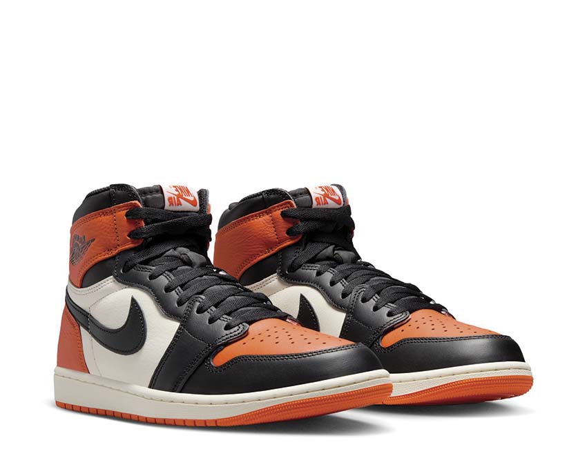 Wysokie retro sneakersy skórzane w kolorach inspirowanych koszykówką.