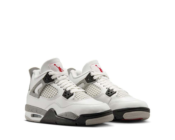 Retro buty sportowe dla chłopców, model biały z detalami w kolorze cementu