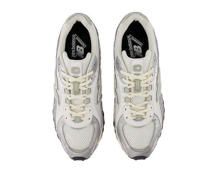 Sneakersy skórzane i tekstylne z designem inspirowanym wężem.
