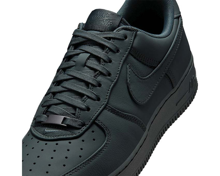Niskie buty retro ze szarej skóry