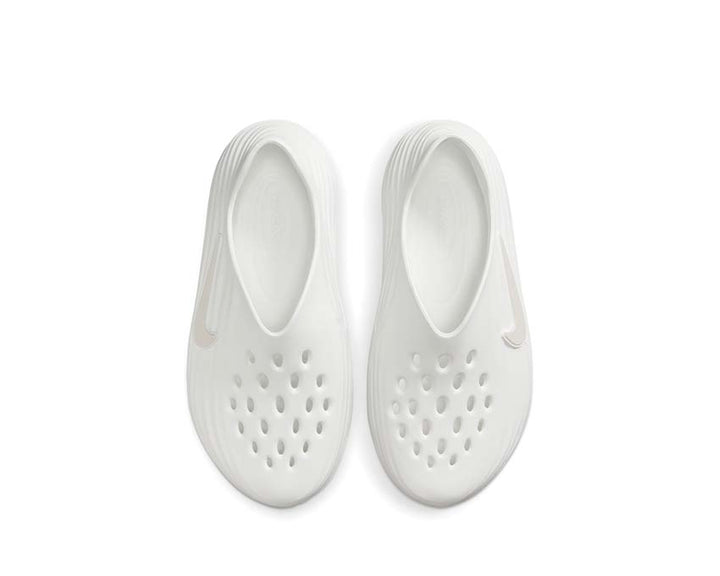 Sneakers z reaktywnym amortyzacją i eleganckim designem w jasnym kolorze.