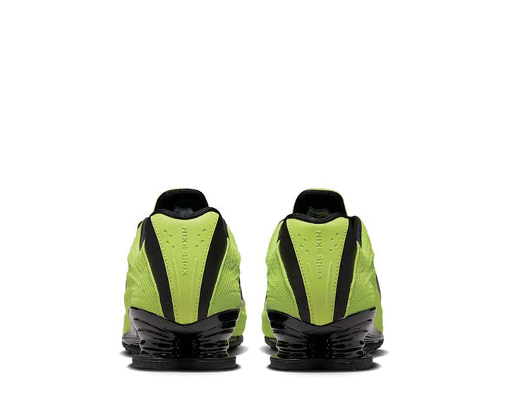Buty sportowe z amortyzacją sprężynową, kolor cybernetyczny.