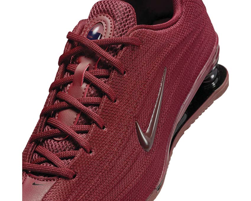 Buty sportowe z amortyzacją sprężynową, kolor ciemnoczerwony